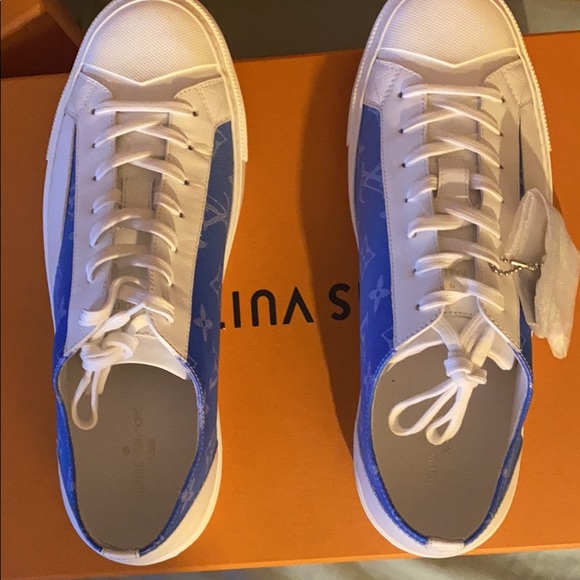 Louis Vuitton - Picture 3 of 7